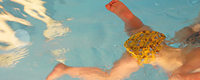 Babyschwimmen in der Praxis am Herthaplatz